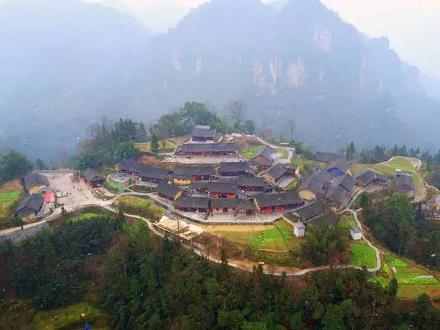 来党中央引领脱贫攻坚纪实pg模拟器试玩十八大以(图10)