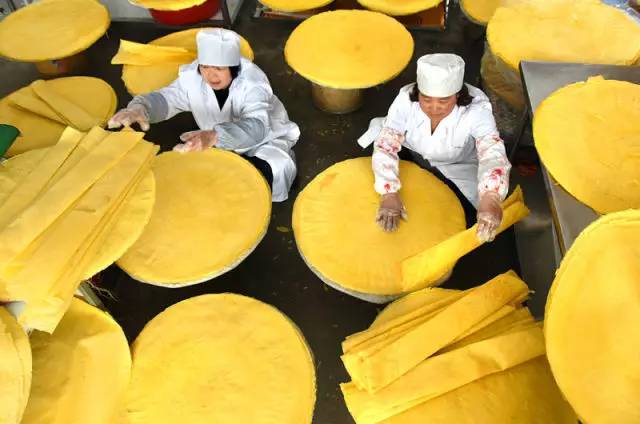 来党中央引领脱贫攻坚纪实pg模拟器试玩十八大以(图11)