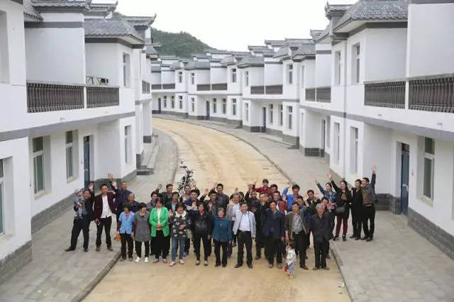 来党中央引领脱贫攻坚纪实pg模拟器试玩十八大以(图16)