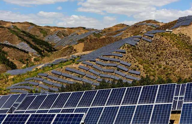 来党中央引领脱贫攻坚纪实pg模拟器试玩十八大以(图18)